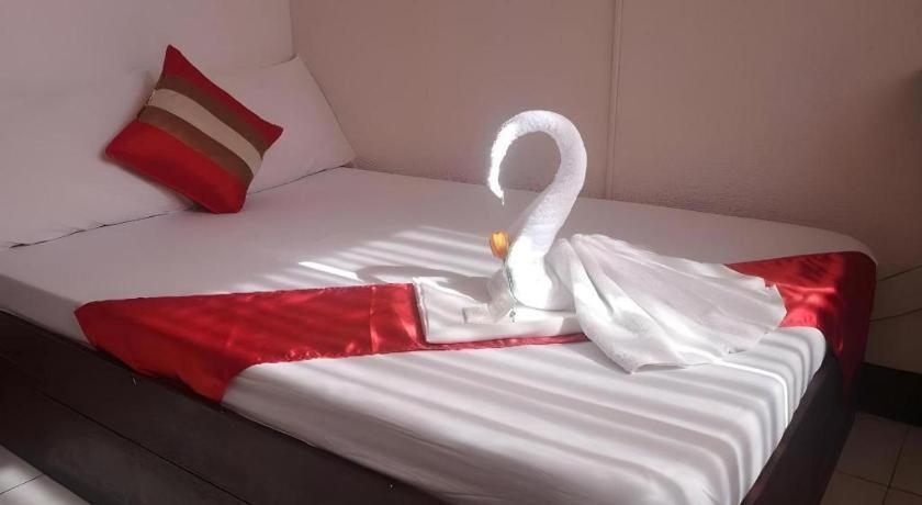 Oyo 880 Flores De Musa Inn Пуэрто-Принцеса Экстерьер фото